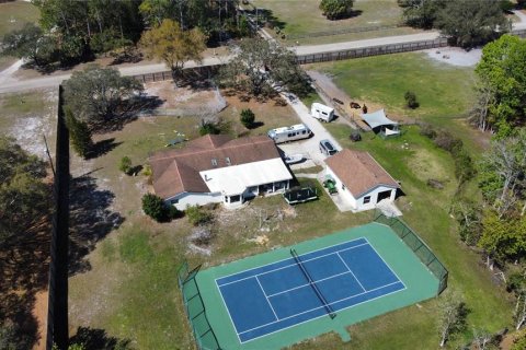 Villa ou maison à louer à Oviedo, Floride: 4 chambres, 236.9 m2 № 1386471 - photo 2