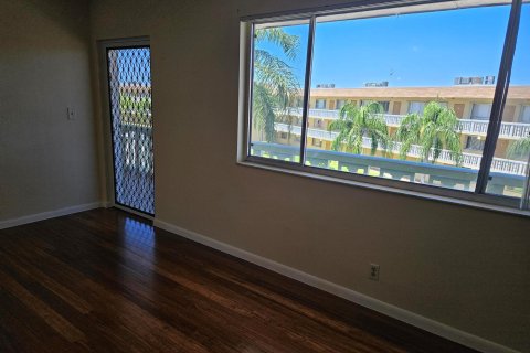 Condominio en venta en Palm Springs, Florida, 1 dormitorio, 70.33 m2 № 1116807 - foto 11