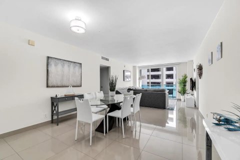 Copropriété à vendre à Hollywood, Floride: 2 chambres, 109.44 m2 № 1116855 - photo 12