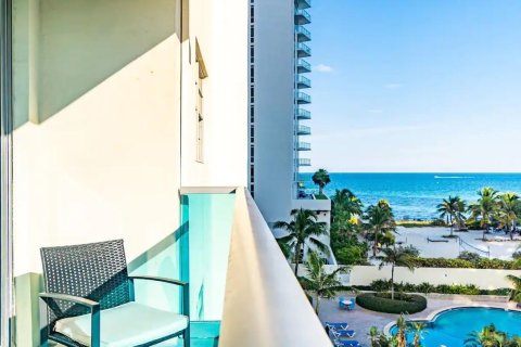 Condominio en venta en Hollywood, Florida, 2 dormitorios, 109.44 m2 № 1116855 - foto 3