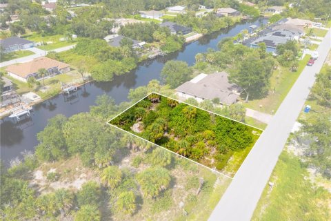 Terreno en venta en Port Charlotte, Florida № 1317905 - foto 1