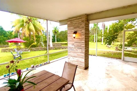 Villa ou maison à vendre à Homestead, Floride: 4 chambres, 246.28 m2 № 873617 - photo 19