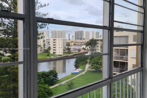 Condominio en venta en Aventura, Florida, 1 dormitorio, 71.35 m2 № 1330392 - foto 7