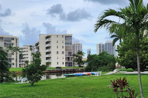 Condo in Aventura, Florida, 1 bedroom  № 1330392 - photo 19