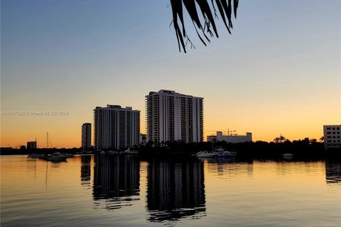 Condo in Aventura, Florida, 1 bedroom  № 1330392 - photo 23