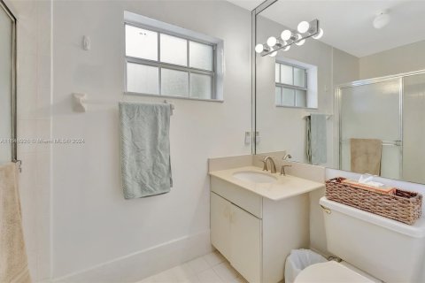 Casa en venta en Miami, Florida, 3 dormitorios, 181.62 m2 № 1330479 - foto 21