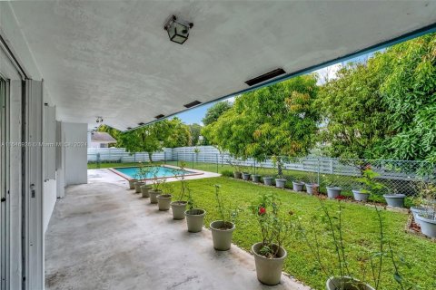 Villa ou maison à vendre à Miami, Floride: 3 chambres, 181.62 m2 № 1330479 - photo 23