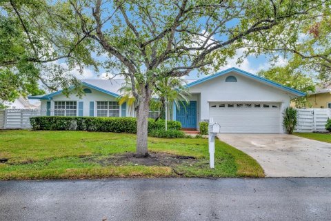 Villa ou maison à vendre à Miami, Floride: 3 chambres, 181.62 m2 № 1330479 - photo 1