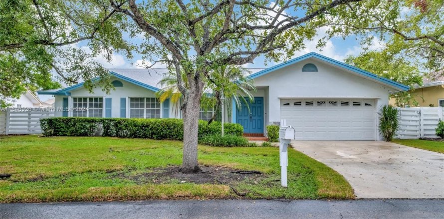 Villa ou maison à Miami, Floride 3 chambres, 181.62 m2 № 1330479