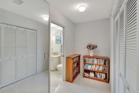 Villa ou maison à vendre à Miami, Floride: 3 chambres, 181.62 m2 № 1330479 - photo 20