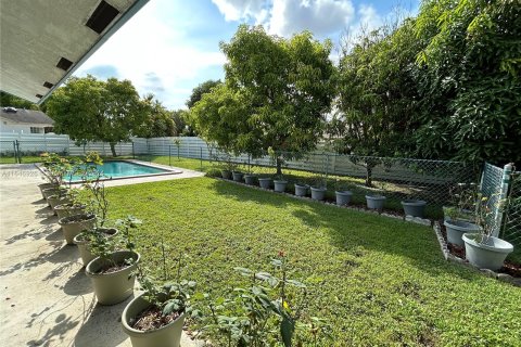 Villa ou maison à vendre à Miami, Floride: 3 chambres, 181.62 m2 № 1330479 - photo 25