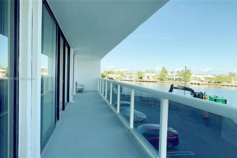 Copropriété à vendre à Aventura, Floride: 2 chambres, 106.47 m2 № 1330430 - photo 3