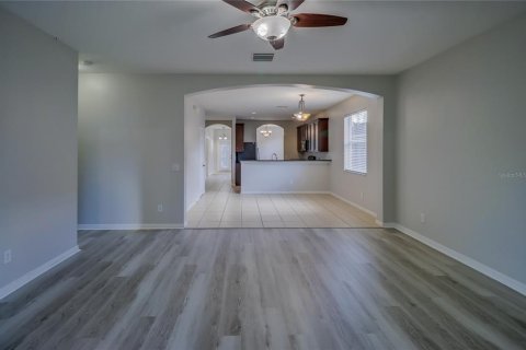 Casa en venta en Tampa, Florida, 3 dormitorios, 181.81 m2 № 1394079 - foto 9