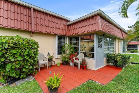 House in Lake Worth, Florida 2 bedrooms, 87.42 sq.m. № 959471 - photo 3