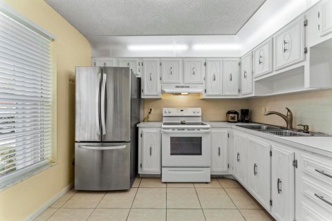 House in Lake Worth, Florida 2 bedrooms, 87.42 sq.m. № 959471 - photo 25