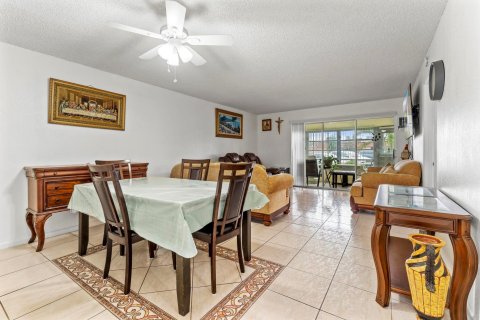 House in Lake Worth, Florida 2 bedrooms, 87.42 sq.m. № 959471 - photo 21