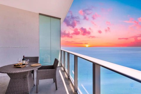 Condo in Hollywood, Florida, 1 bedroom  № 983422 - photo 6