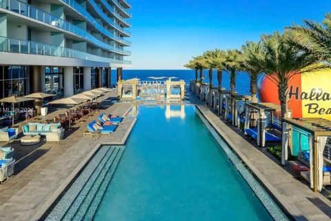 Condominio en venta en Hollywood, Florida, 1 dormitorio, 78.13 m2 № 983422 - foto 5