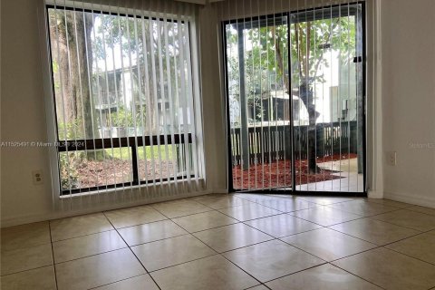 Condominio en venta en Orlando, Florida, 1 dormitorio № 983511 - foto 6