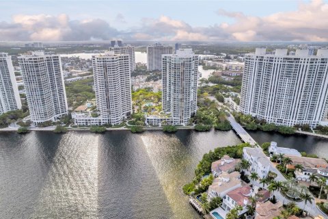 Condo in Aventura, Florida, 4 bedrooms  № 876371 - photo 23