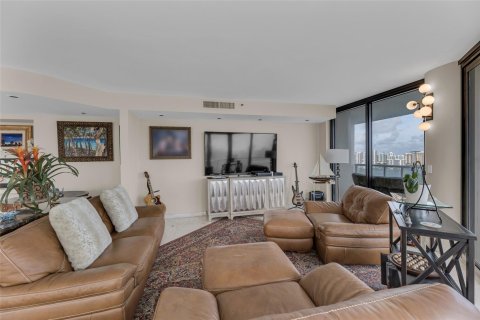 Condo in Aventura, Florida, 4 bedrooms  № 876371 - photo 13