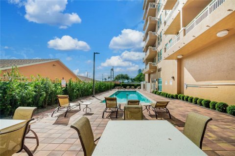 Condominio en venta en Miami, Florida, 2 dormitorios, 99.59 m2 № 1431470 - foto 23