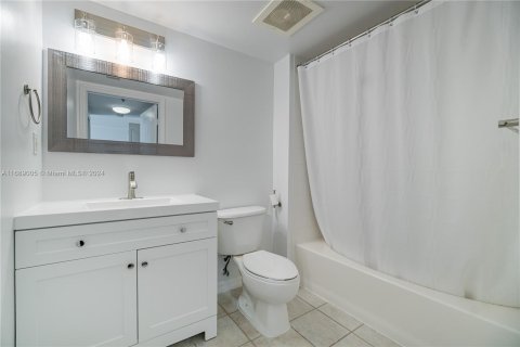 Condominio en venta en Miami, Florida, 2 dormitorios, 99.59 m2 № 1431470 - foto 19