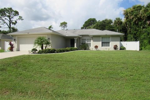 House in North Port, Florida 3 bedrooms, 134.52 sq.m. № 1334006 - photo 1