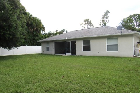 House in North Port, Florida 3 bedrooms, 134.52 sq.m. № 1334006 - photo 29