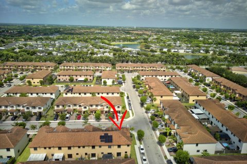 Townhouse in Homestead, Florida 3 bedrooms, 145.39 sq.m. № 1210380 - photo 20