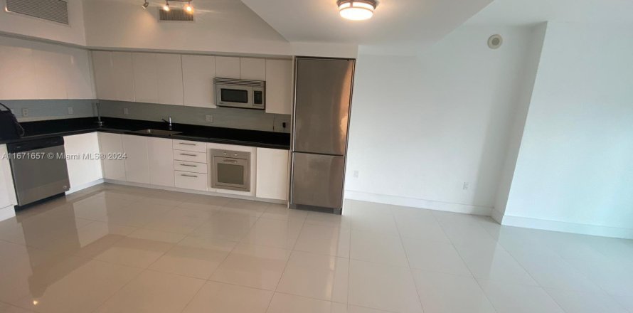 Condo in Miami, Florida, 1 bedroom  № 1395154