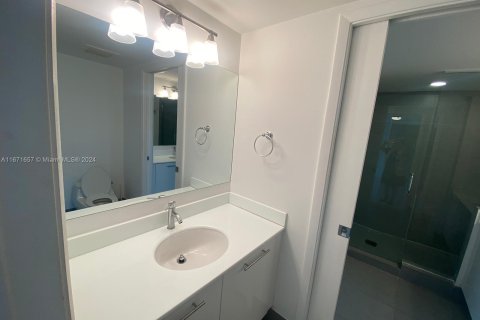 Condo in Miami, Florida, 1 bedroom  № 1395154 - photo 5