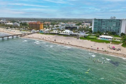 Condo in Deerfield Beach, Florida, 1 bedroom  № 952392 - photo 3