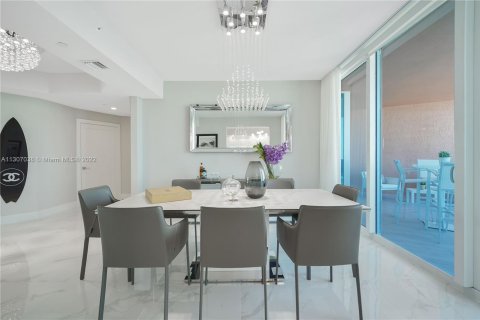 Condo in Miami Beach, Florida, 3 bedrooms  № 174231 - photo 23