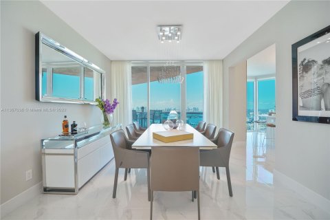 Condo in Miami Beach, Florida, 3 bedrooms  № 174231 - photo 22