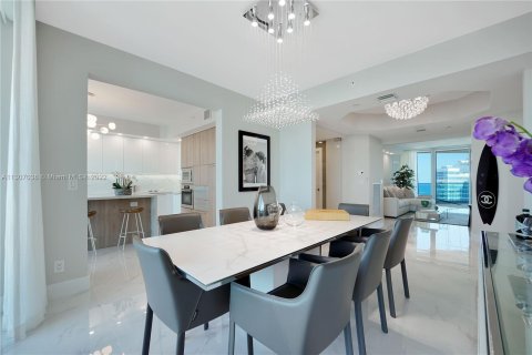 Condo in Miami Beach, Florida, 3 bedrooms  № 174231 - photo 25