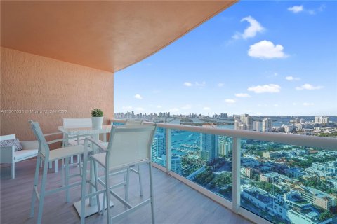 Condo in Miami Beach, Florida, 3 bedrooms  № 174231 - photo 26