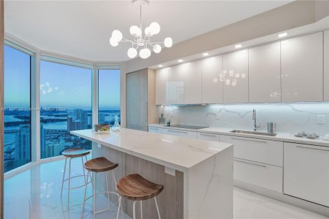 Condo in Miami Beach, Florida, 3 bedrooms  № 174231 - photo 12