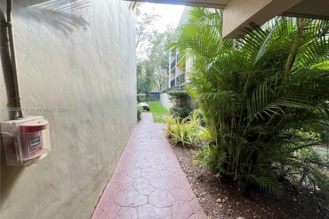 Copropriété à vendre à Miami, Floride: 2 chambres, 91.32 m2 № 1015860 - photo 6