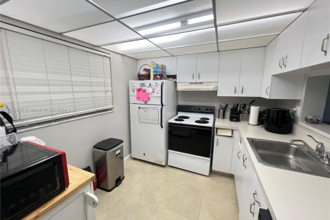 Condominio en venta en Miami, Florida, 2 dormitorios, 91.32 m2 № 1015860 - foto 9