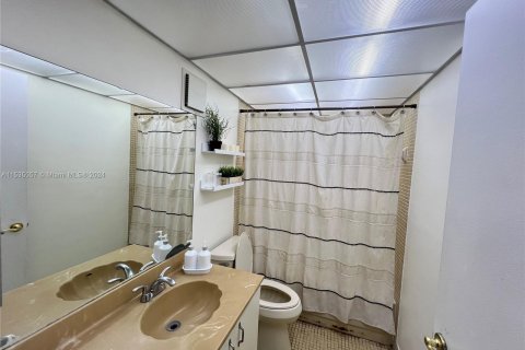 Купить кондоминиум в Майами, Флорида 2 спальни, 91.32м2, № 1015860 - фото 17