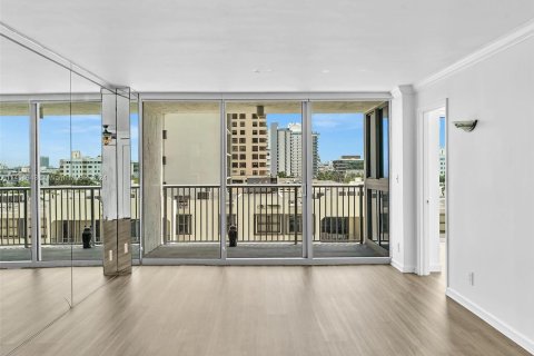 Condominio en venta en Miami Beach, Florida, 2 dormitorios, 104.24 m2 № 1015858 - foto 4