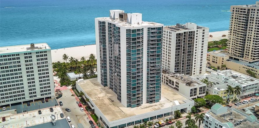Condo in Miami Beach, Florida, 2 bedrooms  № 1015858