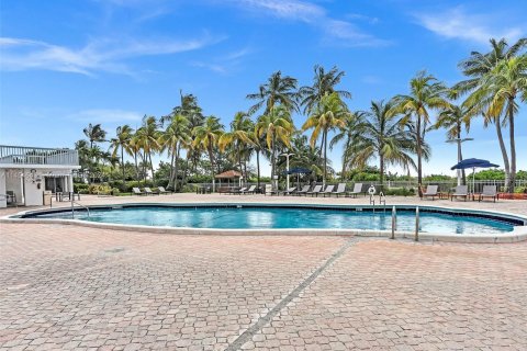 Copropriété à vendre à Miami Beach, Floride: 2 chambres, 104.24 m2 № 1015858 - photo 22