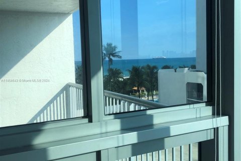 Copropriété à vendre à Miami Beach, Floride: 2 chambres, 104.24 m2 № 1015858 - photo 9