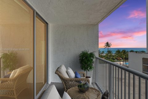 Copropriété à vendre à Miami Beach, Floride: 2 chambres, 104.24 m2 № 1015858 - photo 8
