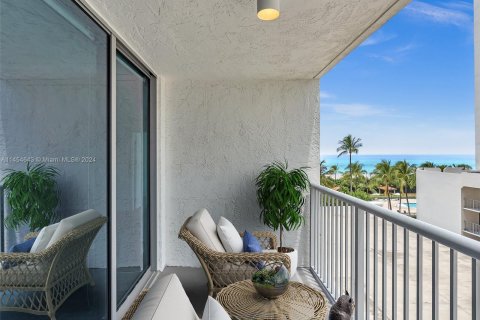 Copropriété à vendre à Miami Beach, Floride: 2 chambres, 104.24 m2 № 1015858 - photo 12