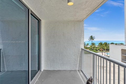 Condominio en venta en Miami Beach, Florida, 2 dormitorios, 104.24 m2 № 1015858 - foto 6