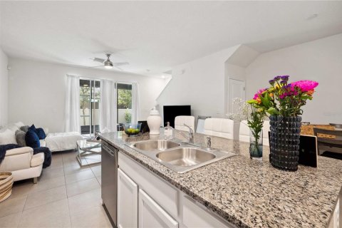 Townhouse in Wesley Chapel, Florida 3 bedrooms, 155.43 sq.m. № 1339619 - photo 14