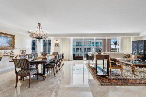 Condominio en venta en Bal Harbour, Florida, 2 dormitorios, 310.29 m2 № 1000181 - foto 18